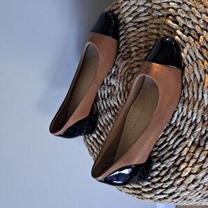 Trotters Womens Daisy Black Patent/Brown Leather Cap Toe Low Heel Ballet Flats 9